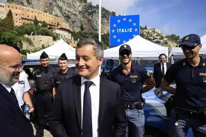9 月 12 日，內政部長達爾馬寧與法國和義大利警察在芒通（法新社圖）