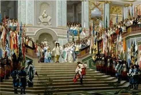 路易十四統治期間，為了與中央集權政體相匹配，法國建造了華麗的宮殿，形成了奢華的宮廷文化