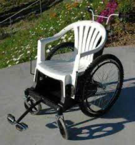 開最帥的輪椅，當最酷的老bee