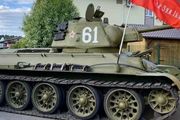 鑽進T-34/76中型坦克 二戰殘骸精心修復後 成為當代最完美的藏品