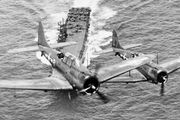 道格拉斯SBD「無畏」美軍明星俯衝轟炸機 日本航母「終極剋星」