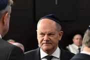 【德國】朔爾茨出席德國的猶太教堂開幕式戴上猶太帽子引關注，此刻我們都是以色列人