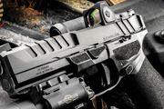 斯普林費爾德兵工廠公司「方陣」手槍 創新精神打造出色勤務裝備