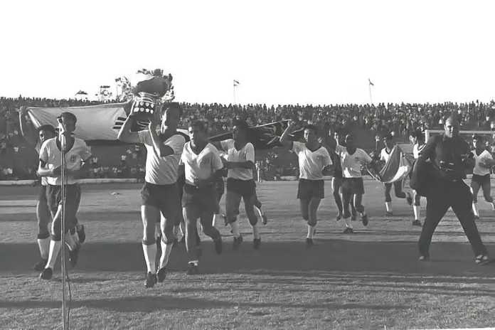 以色列1964年曾獲亞洲盃冠軍後被踢出亞足聯，馬來西亞投贊成票