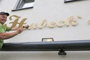 【趣聞】咖啡廳名叫「哈貝克」影響生意，老闆無奈改名，並表示「像貝爾伯克的名字更糟糕」