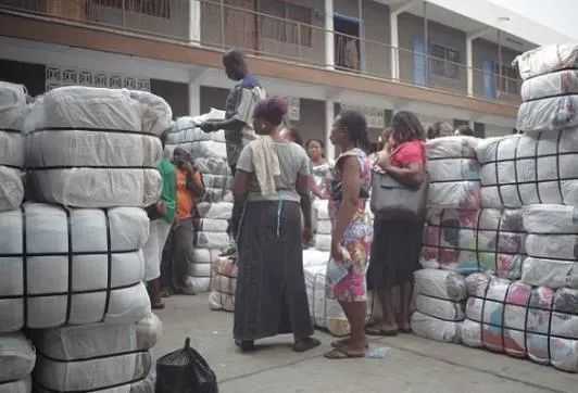 迦納首都阿克拉二手服裝批發市場