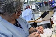 法國85歲女子謊報年齡應聘工作！為安度晚年，50萬人拼命打工，百萬人移居國外