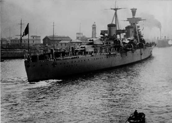 「特倫託」號重巡洋艦，於1942年戰沉