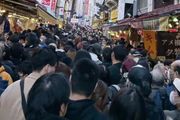 直擊日本：2023年最後一天，各國遊客湧向日本過年，老外們竟扎堆這裡買年貨？