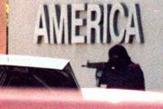 美國史上最強悍匪，2個人把三百LA警察逼得臨時去槍店買槍