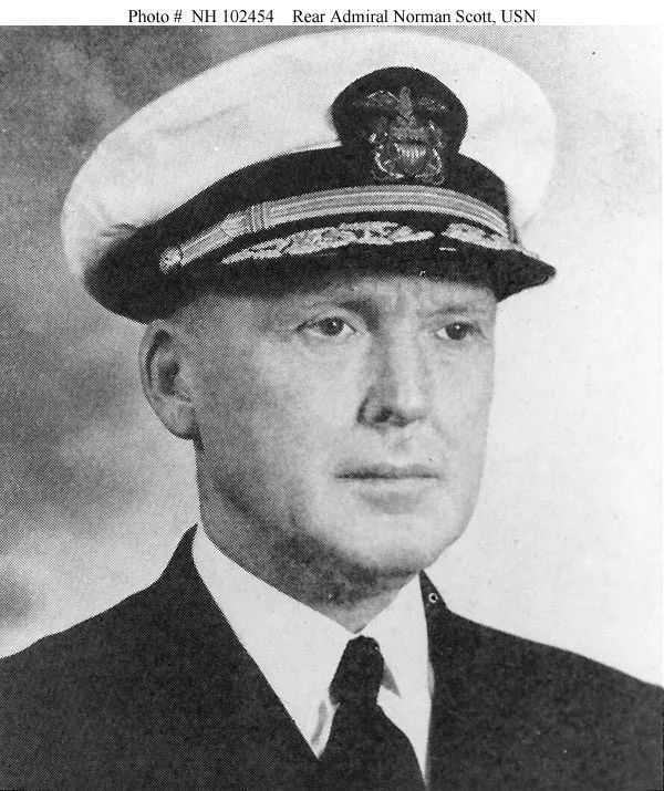 美軍特混艦隊司令：諾曼·斯科特海軍少將