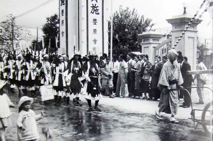 30年代，樺太廳首府豐原市的市民集會