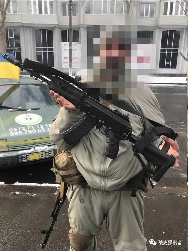 在南方戰區被烏軍繳獲的一支俄製AK-12突擊步槍